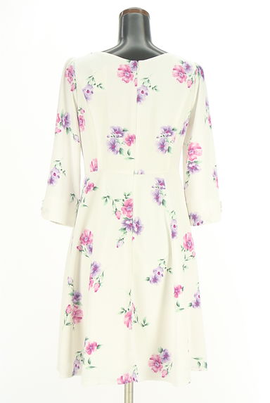 MISCH MASCH（ミッシュマッシュ）の古着「7分袖花柄膝丈フレアワンピース（ワンピース・チュニック）」大画像２へ