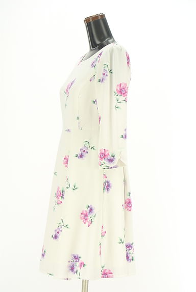 MISCH MASCH（ミッシュマッシュ）の古着「7分袖花柄膝丈フレアワンピース（ワンピース・チュニック）」大画像３へ