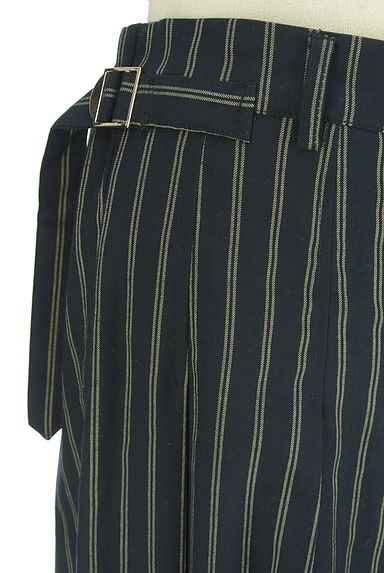 axes femme（アクシーズファム）の古着「axes femme POETIQUE タックフレア膝下パンツ（パンツ）」大画像４へ