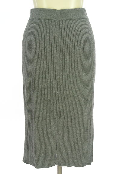 Spick and Span（スピック＆スパン）の古着「リブニットトップス×ペンシルスカート セットアップ（セットアップ（ジャケット＋スカート））」大画像５へ