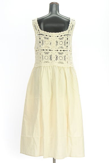 Samansa Mos2（サマンサモスモス）の古着「クロシェ編みロングフレアワンピース（キャミワンピース）」大画像２へ