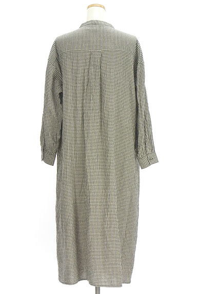 Samansa Mos2（サマンサモスモス）の古着「cross×linen ギンガムチェック柄バンドカラーシャツワンピース（ワンピース・チュニック）」大画像２へ