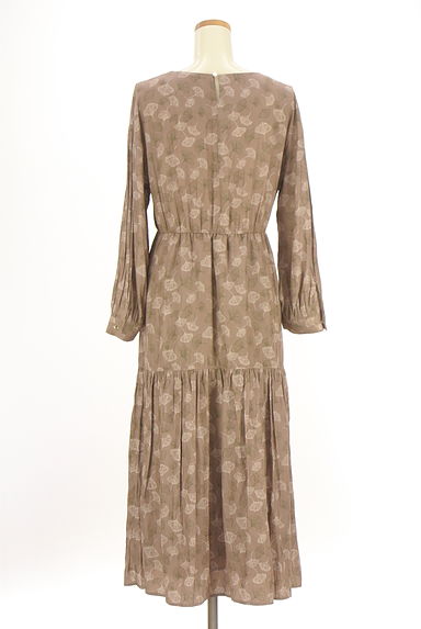 Vin（ヴァン）の古着「イチョウ柄ロングフレアワンピース（ワンピース・チュニック）」大画像２へ