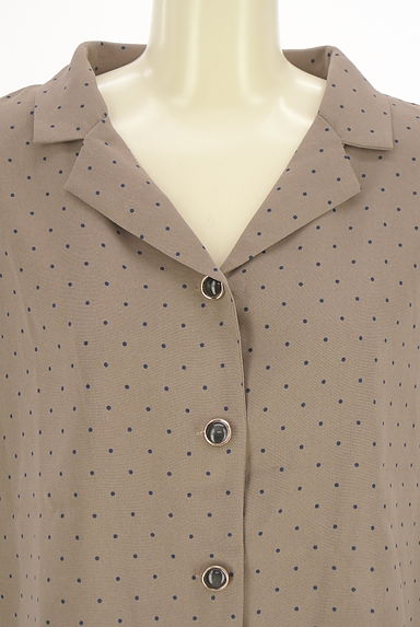 クリックで大画像表示 axes femme(アクシーズファム)の古着「オープンカラードットブラウス(ブラウス)」大画像4へ