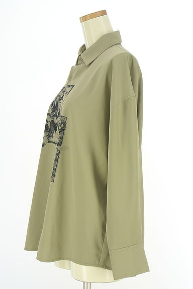 クリックで大画像表示 axes femme(アクシーズファム)の古着「プリントシャツ(ブラウス)」大画像3へ