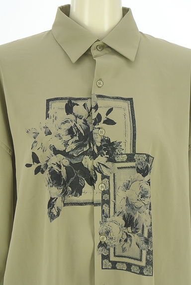 クリックで大画像表示 axes femme(アクシーズファム)の古着「プリントシャツ(ブラウス)」大画像4へ