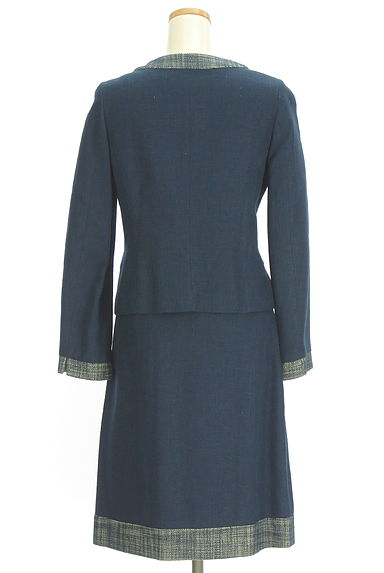 KEITH（キース）の古着「ノーカラージャケット×スカート セットアップ（セットアップ（ジャケット＋スカート））」大画像２へ