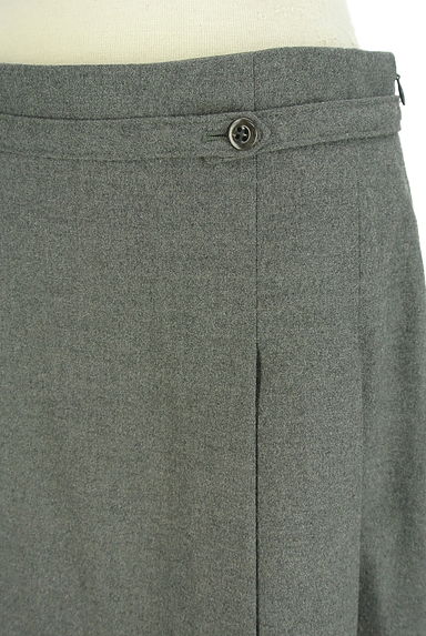 HUMAN WOMAN（ヒューマンウーマン）の古着「ミディ丈タックフレアスカート（スカート）」大画像４へ