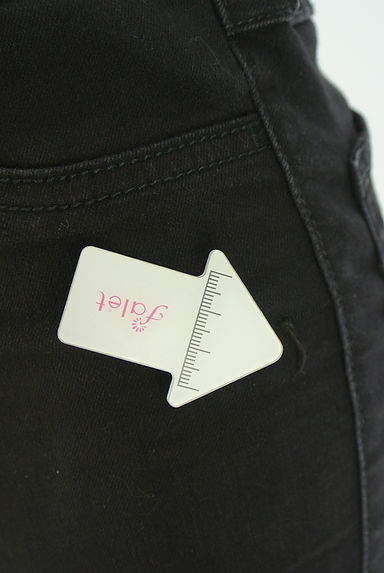 クリックで大画像表示 Hollister Co.(ホリスター)の古着「ブラックデニムスキニーパンツ(デニムパンツ)」大画像5へ