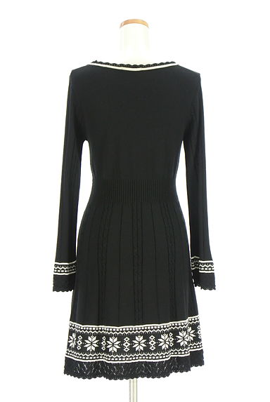 クリックで大画像表示 BARNEYS NEWYORK(バーニーズニューヨーク)の古着「ノルディック柄膝上ニットワンピース(ワンピース・チュニック)」大画像2へ