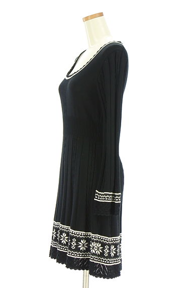 クリックで大画像表示 BARNEYS NEWYORK(バーニーズニューヨーク)の古着「ノルディック柄膝上ニットワンピース(ワンピース・チュニック)」大画像3へ