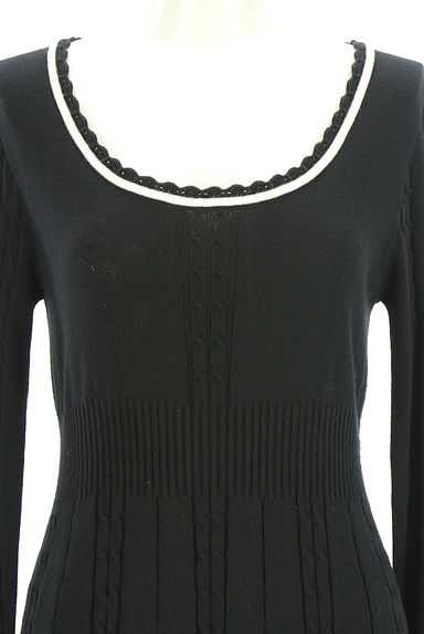 クリックで大画像表示 BARNEYS NEWYORK(バーニーズニューヨーク)の古着「ノルディック柄膝上ニットワンピース(ワンピース・チュニック)」大画像4へ