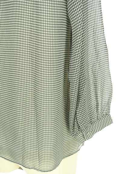 INED（イネド）の古着「千鳥格子柄バンドカラーシフォンブラウス（カットソー・プルオーバー）」大画像５へ