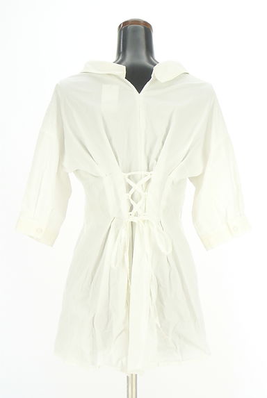 クリックで大画像表示 axes femme(アクシーズファム)の古着「バックレースアップ5分袖シャツチュニック(ブラウス)」大画像2へ