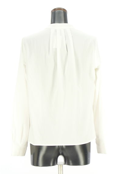 OPAQUE.CLIP（オペークドットクリップ）の古着「一粒パールボタンバンドカラーブラウス（カットソー・プルオーバー）」大画像２へ