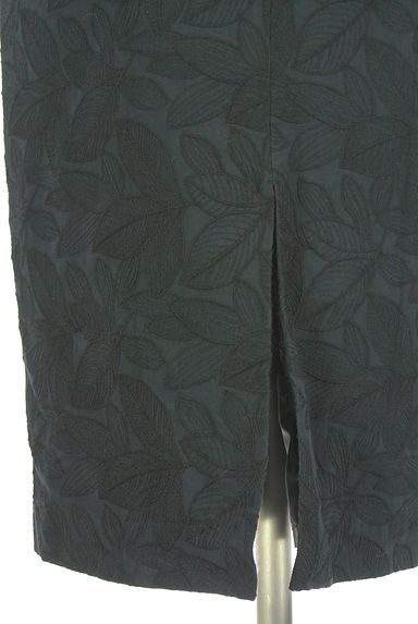 DoCLASSE（ドゥクラッセ）の古着「ボタニカル柄ノースリワンピース（ワンピース・チュニック）」大画像５へ