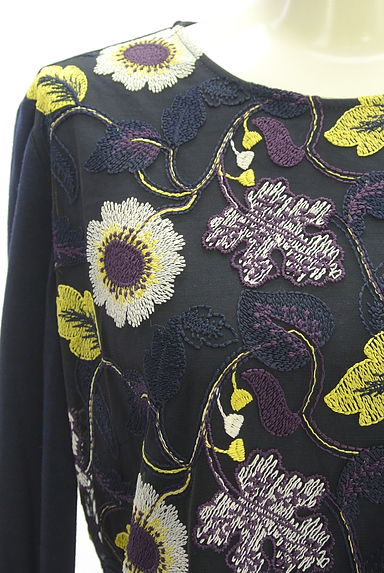 RITSUKO SHIRAHAMA（リツコ シラハマ）の古着「花柄刺しゅうカットソー（カットソー・プルオーバー）」大画像４へ