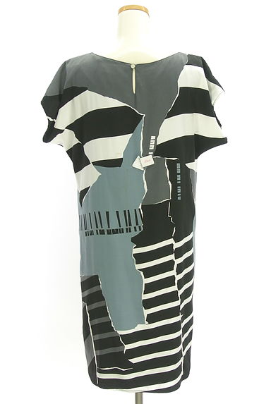 RITSUKO SHIRAHAMA（リツコ シラハマ）の古着「フレンチスリーブ総柄ワンピース（ワンピース・チュニック）」大画像４へ