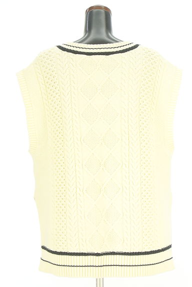 BARNYARDSTORM（バンヤードストーム）の古着「Vネックライン入りケーブル編みニットベスト（ニット）」大画像２へ