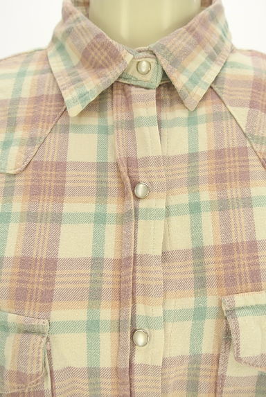 Ungrid（アングリッド）の古着「ラウンドヘムチェックシャツ（カジュアルシャツ）」大画像４へ