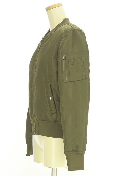 クリックで大画像表示 PLST(プラステ)の古着「中綿キルティングミリタリージャケット(ブルゾン・スタジャン)」大画像3へ