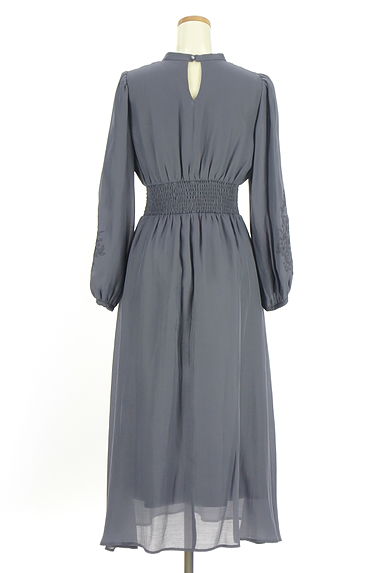 PROPORTION BODY DRESSING（プロポーションボディドレッシング）の古着「刺繍入りシフォンワンピース（ワンピース・チュニック）」大画像２へ