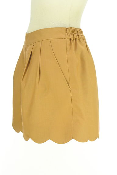 earth music&ecology（アースミュージック＆エコロジー）の古着「スカラップショートパンツ（ショートパンツ・ハーフパンツ）」大画像３へ