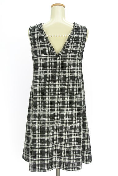 クリックで大画像表示 MISCH MASCH(ミッシュマッシュ)の古着「パールチェーン付き膝上ジャンパースカート(キャミワンピース)」大画像2へ