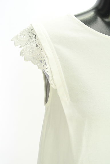 クリックで大画像表示 LAISSE PASSE(レッセパッセ)の古着「刺繍レース肩フリルカットソー(カットソー・プルオーバー)」大画像4へ