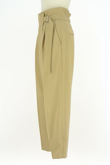 HUMAN WOMAN（ヒューマンウーマン）の古着「arrive paris by HUMAN WOMAN ベルト付きタックテーパードパンツ（パンツ）」大画像３へ