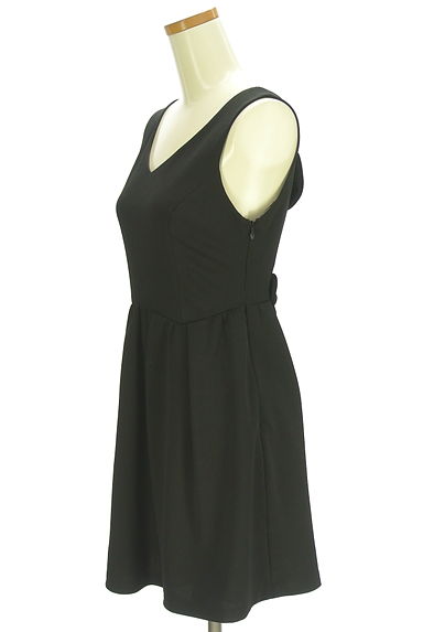 クリックで大画像表示 MERCURYDUO(マーキュリーデュオ)の古着「バックリボンキャミワンピース(キャミワンピース)」大画像3へ