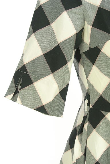 クリックで大画像表示 BLUE LABEL CRESTBRIDGE(ブルーレーベル・クレストブリッジ)の古着「半そでブロックチェック柄ワンピース(ワンピース・チュニック)」大画像4へ