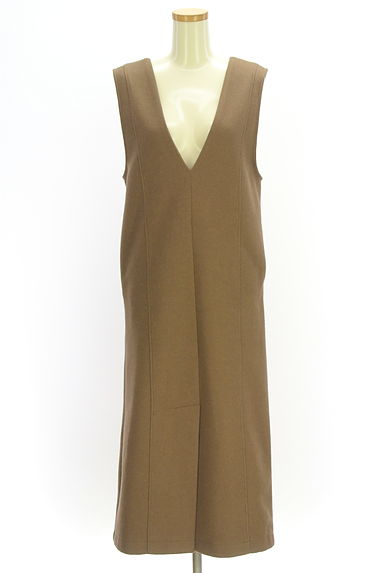 CAPRICIEUX LE'MAGE（カプリシュレマージュ）の古着「深Vネックジャンパースカート（キャミワンピース）」大画像１へ