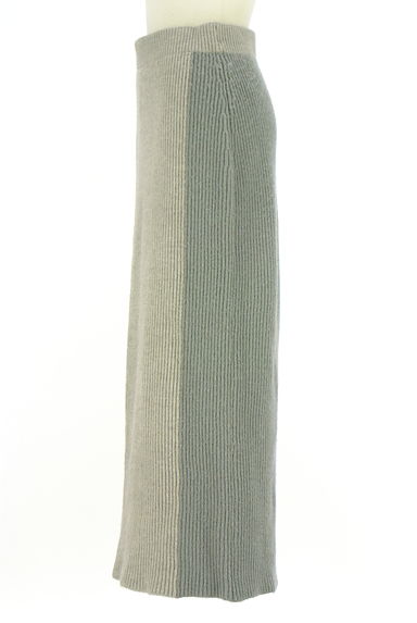 AZUL BY MOUSSY（アズールバイマウジー）の古着「バイカラーロングニットタイトスカート（ロングスカート・マキシスカート）」大画像３へ