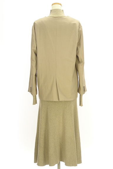 Mila Owen（ミラオーウェン）の古着「（セットアップ（ジャケット＋スカート））」大画像２へ