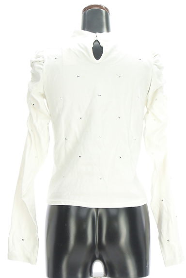 クリックで大画像表示 REDYAZEL(レディアゼル)の古着「ハートスタッズ付きハイネックカットソー(カットソー・プルオーバー)」大画像2へ