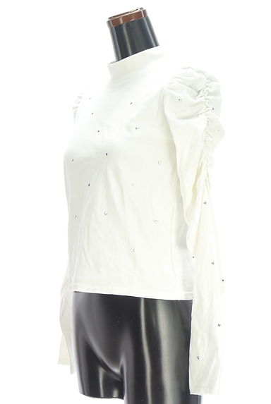 クリックで大画像表示 REDYAZEL(レディアゼル)の古着「ハートスタッズ付きハイネックカットソー(カットソー・プルオーバー)」大画像3へ