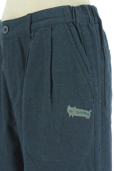 クリックで大画像表示 drug store's(ドラッグストアーズ)の古着「刺しゅう入り綿麻テーパードパンツ(パンツ)」大画像4へ