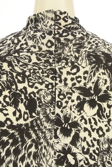 クリックで大画像表示 伊太利屋(イタリヤ)の古着「モックネック動物プリントカットソー(カットソー・プルオーバー)」大画像5へ