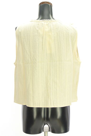 Samansa Mos2（サマンサモスモス）の古着「モチーフレースベスト（ベスト・ジレ）」大画像２へ