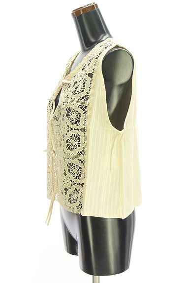 Samansa Mos2（サマンサモスモス）の古着「モチーフレースベスト（ベスト・ジレ）」大画像３へ