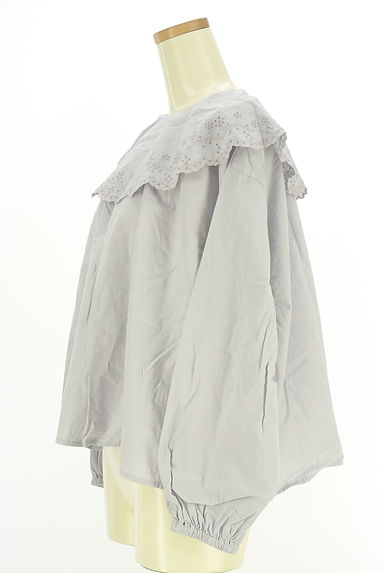 クリックで大画像表示 Samansa Mos2(サマンサモスモス)の古着「刺繍スカラップカラーブラウス(カットソー・プルオーバー)」大画像3へ