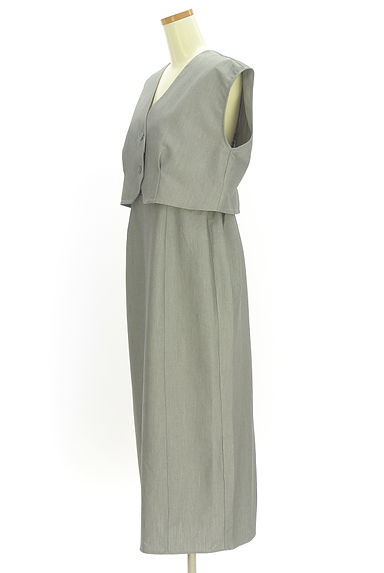 クリックで大画像表示 earth music&ecology(アースミュージック&エコロジー)の古着「クロップドベスト+ロングキャミワンピ(ツーピース(ジャケット+ワンピース))」大画像3へ