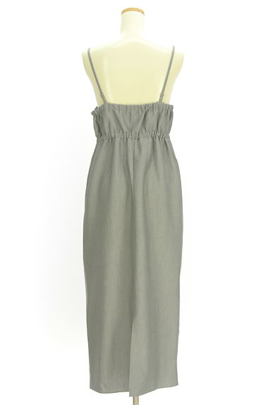 クリックで大画像表示 earth music&ecology(アースミュージック&エコロジー)の古着「クロップドベスト+ロングキャミワンピ(ツーピース(ジャケット+ワンピース))」大画像5へ