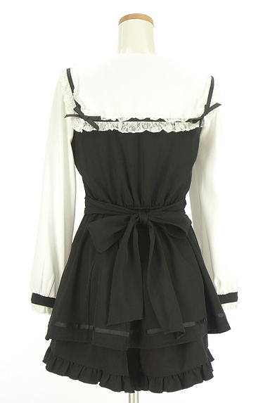 LIZ LISA（リズリサ）の古着「セーラーカットソー×ショートパンツ セットアップ（セットアップ（ジャケット＋パンツ））」大画像２へ