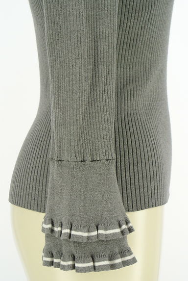 クリックで大画像表示 PROPORTION BODY DRESSING(プロポーションボディドレッシング)の古着「ティアードフリル袖リブニット(ニット)」大画像5へ