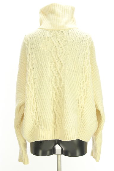 TOMORROWLAND（トゥモローランド）の古着「MACPHEE ハーフジップアランケーブルニットトップス（セーター）」大画像２へ