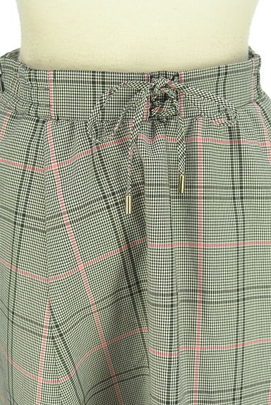 Feroux（フェルゥ）の古着「ミディ丈チェック柄フレアスカート（スカート）」大画像５へ