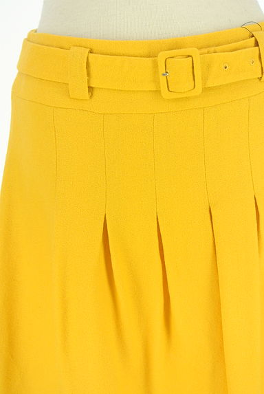 JUSGLITTY（ジャスグリッティー）の古着「ミディ丈タックフレアスカート（スカート）」大画像４へ