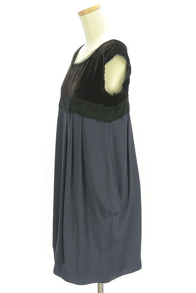 JUSGLITTY（ジャスグリッティー）の古着「別地切替ノースリワンピース（ワンピース・チュニック）」大画像３へ